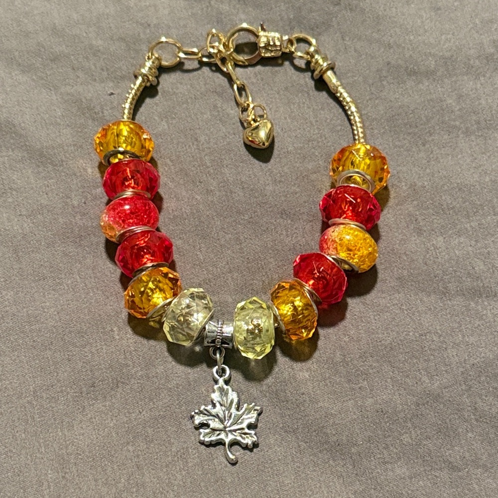 🖤 Handmade Fall Colors with Leaf Beaded Charm Bracelet